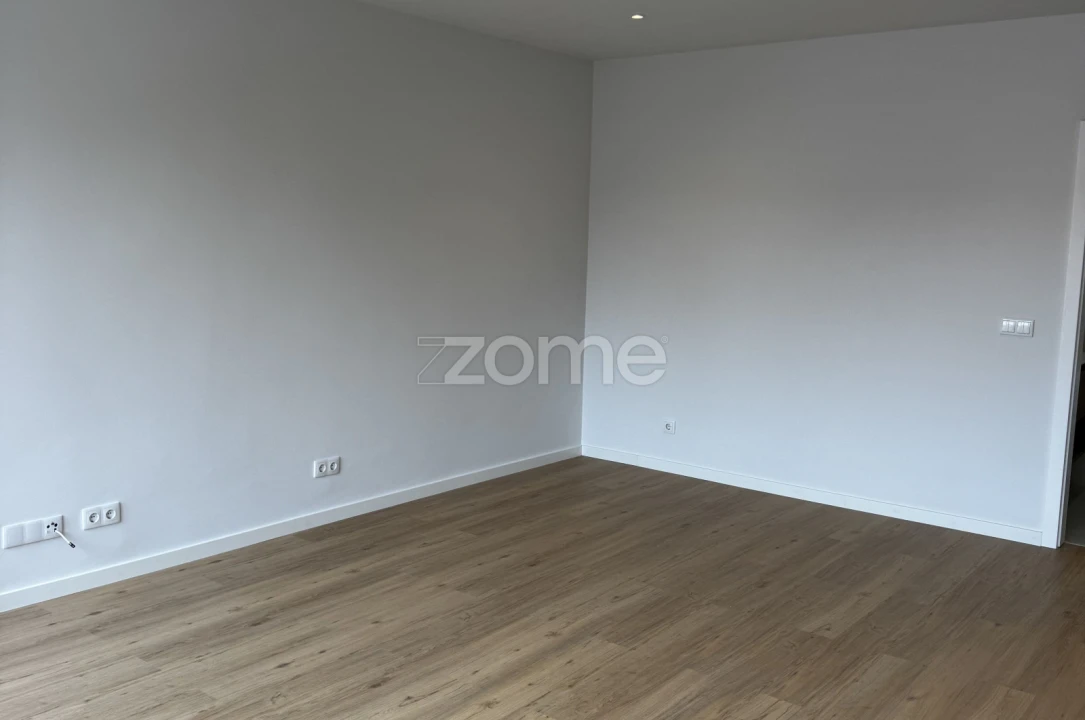Apartamento T1 para Arrendamento em Águas Livres Foto 18
