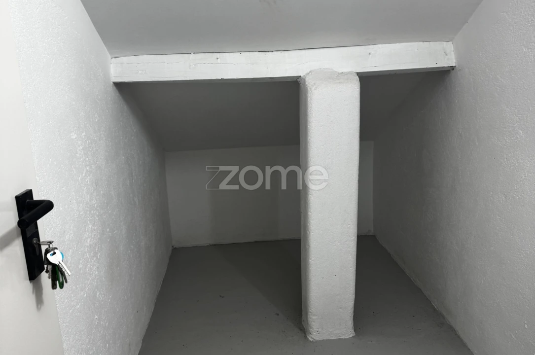 Apartamento T1 para Arrendamento em Águas Livres Foto 21