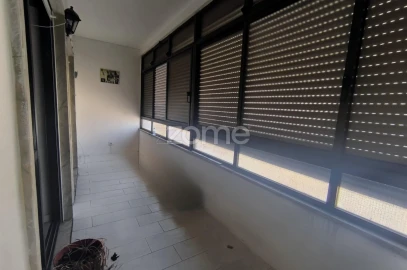 Apartamento T1 para Venda em Charneca de Caparica e Sobreda