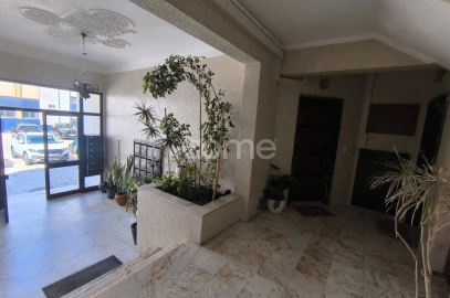 Apartamento T1 para Venda em Charneca de Caparica e Sobreda