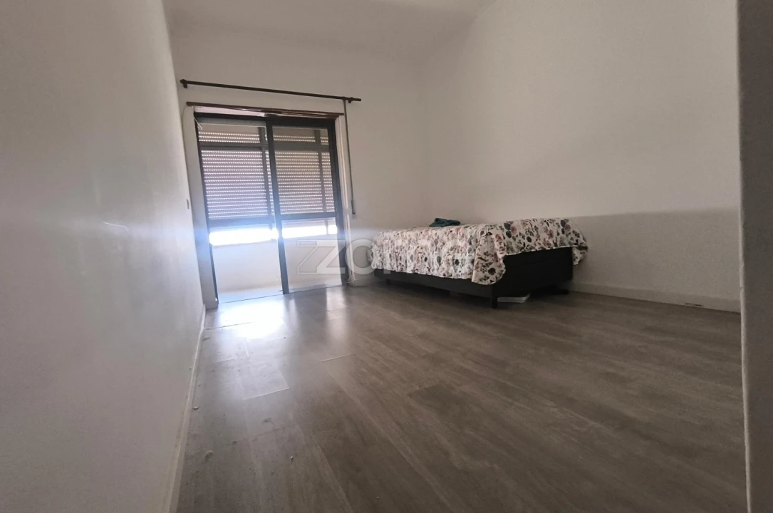 Apartamento T1 para Venda em Charneca de Caparica e Sobreda Foto 11