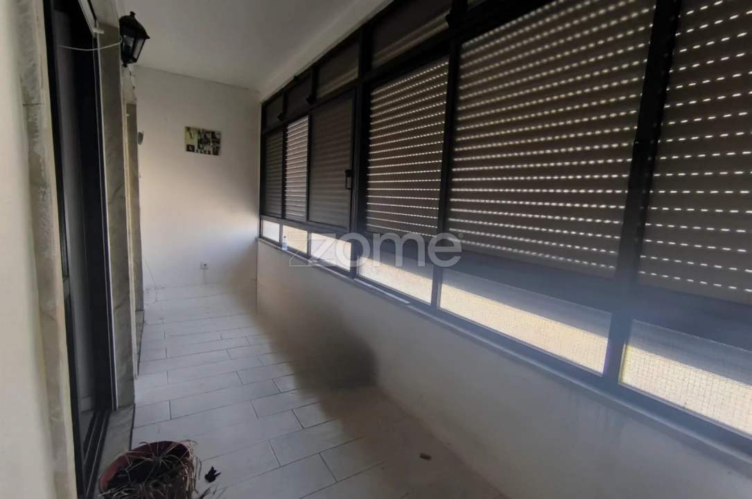 Apartamento T1 para Venda em Charneca de Caparica e Sobreda Foto 13