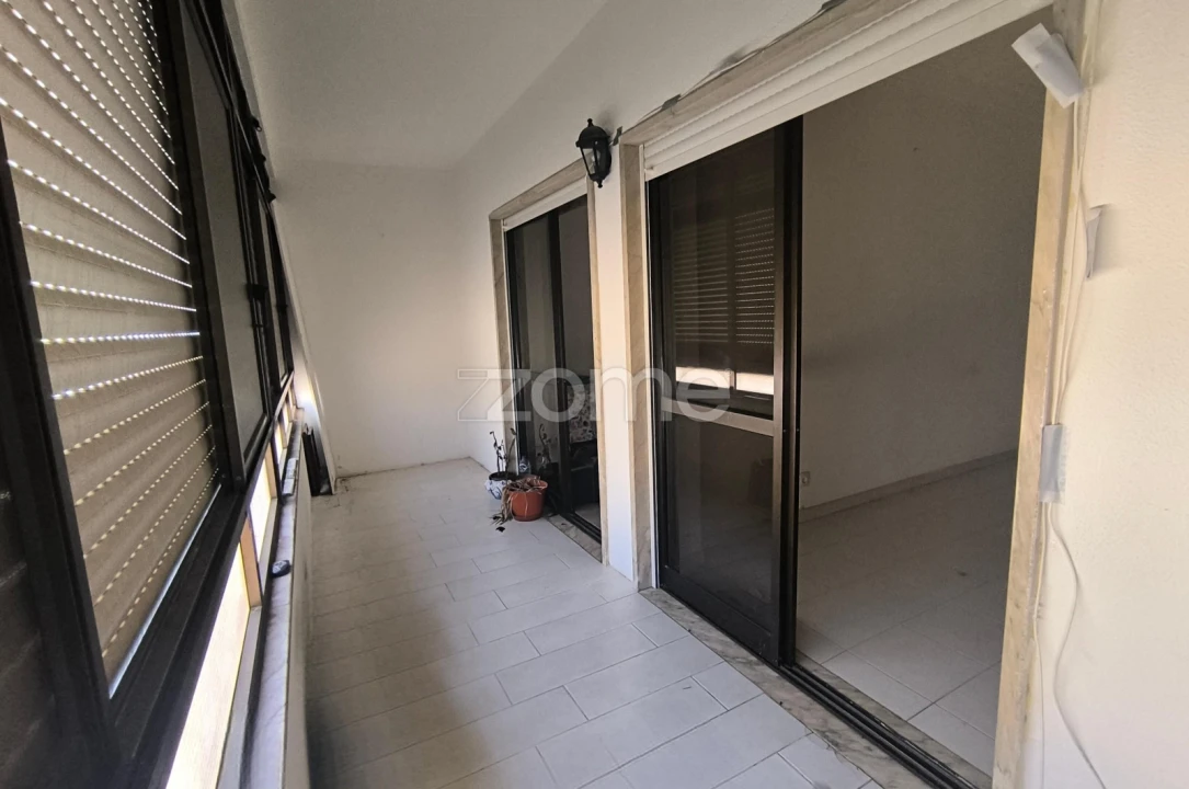 Apartamento T1 para Venda em Charneca de Caparica e Sobreda Foto 16