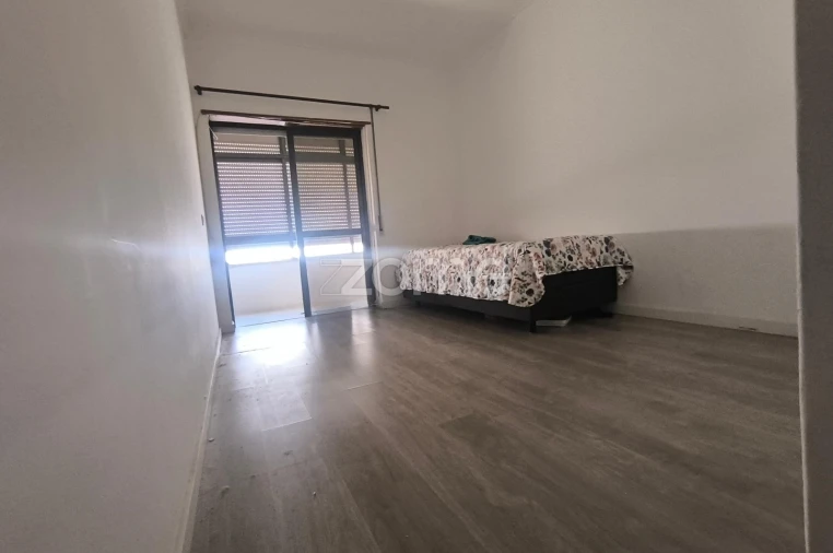Apartamento T1 para Venda em Charneca de Caparica e Sobreda Foto 11