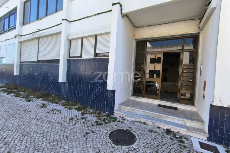 Apartamento T1 para Venda em Charneca de Caparica e Sobreda Foto 21