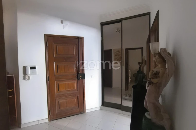 Apartamento T1 para Venda em Charneca de Caparica e Sobreda Foto 15