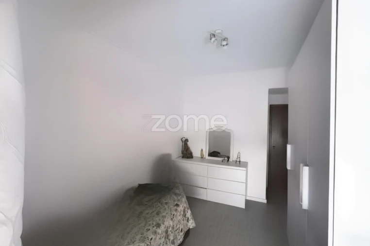 Apartamento T1 para Venda em Charneca de Caparica e Sobreda Foto 9