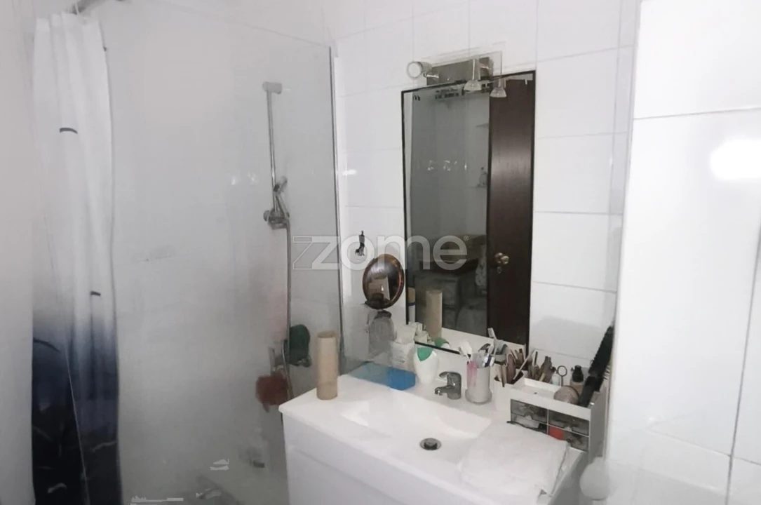 Apartamento T1 para Venda em Charneca de Caparica e Sobreda Foto 10