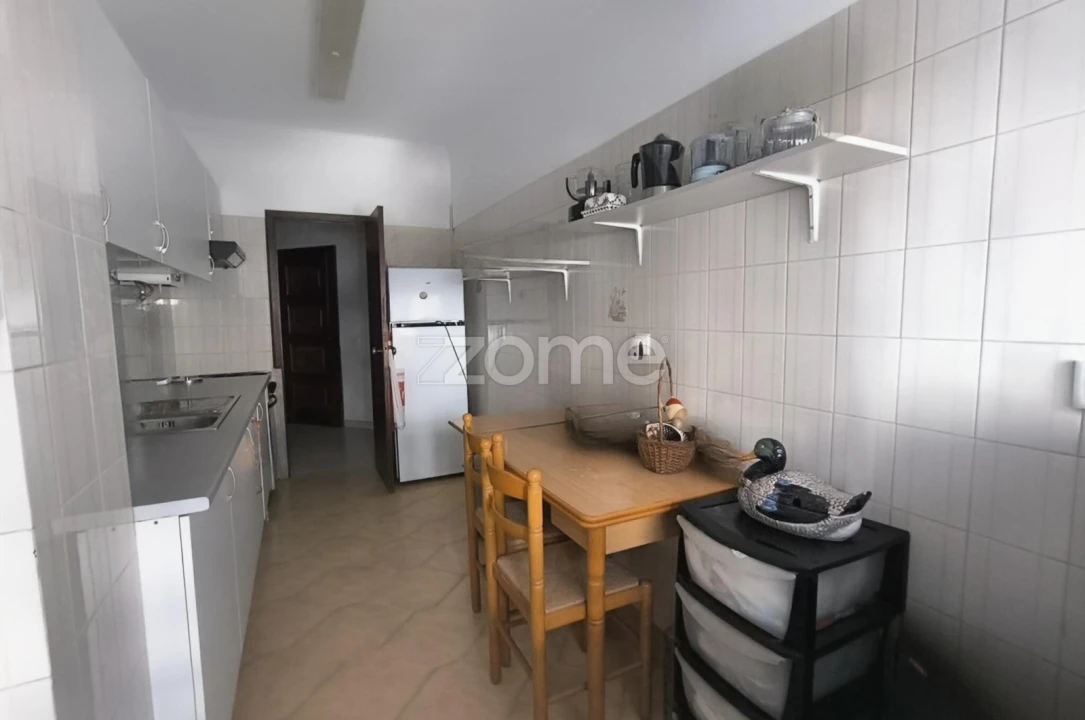 Apartamento T1 para Venda em Charneca de Caparica e Sobreda Foto 2