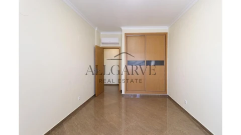 Apartamento T3 para Venda em Portimão