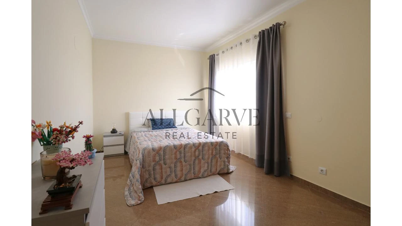 Apartamento T3 para Venda em Portimão Foto 17
