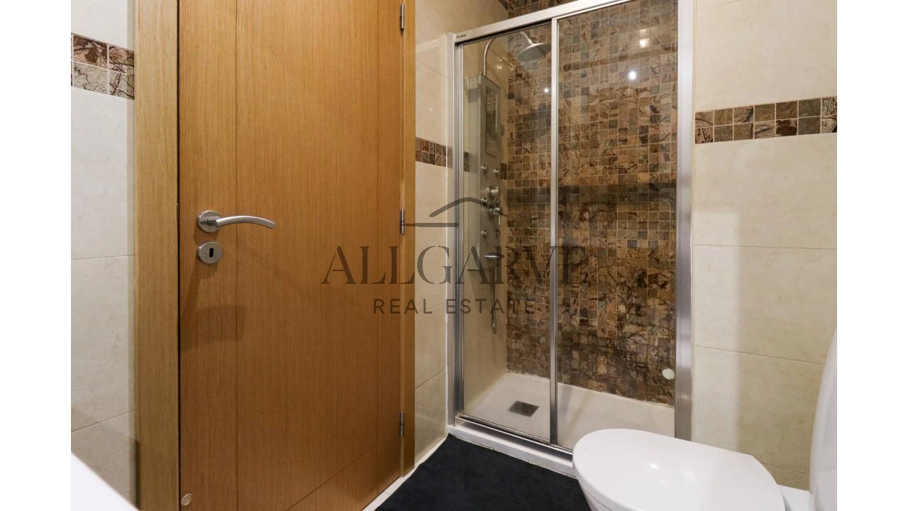 Apartamento T3 para Venda em Portimão Foto 12