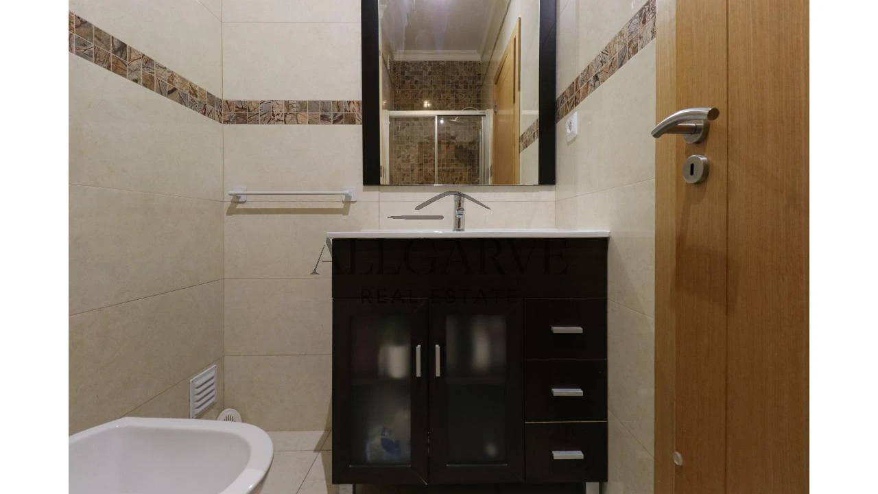 Apartamento T3 para Venda em Portimão Foto 13