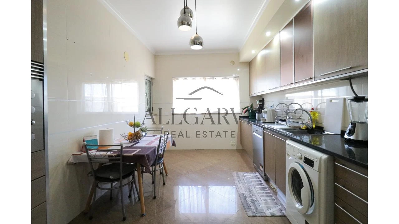 Apartamento T3 para Venda em Portimão Foto 8