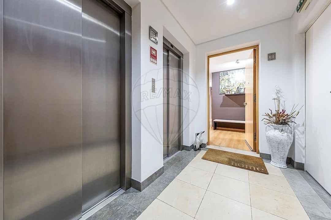 Apartamento T3 para Venda em Carnaxide e Queijas Foto 33