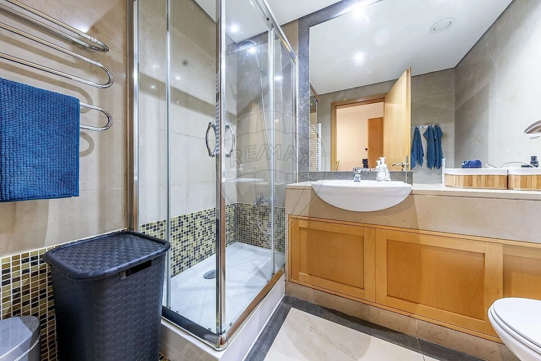 Apartamento T3 para Venda em Carnaxide e Queijas Foto 24