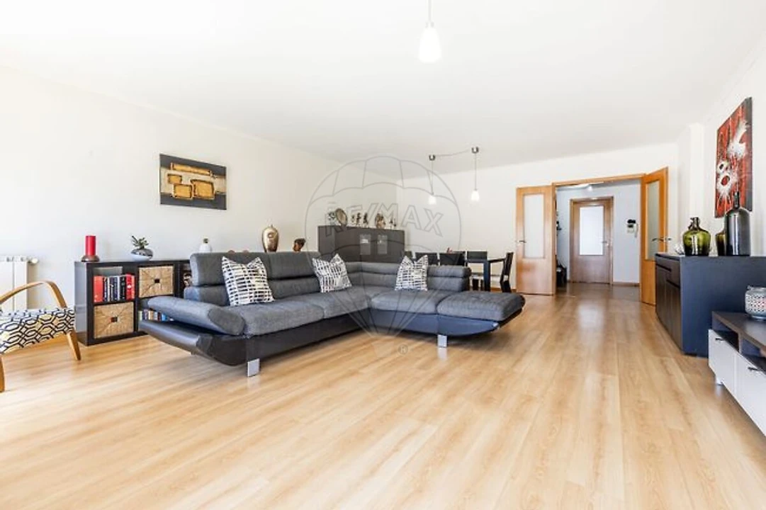 Apartamento T3 para Venda em Carnaxide e Queijas Foto 1