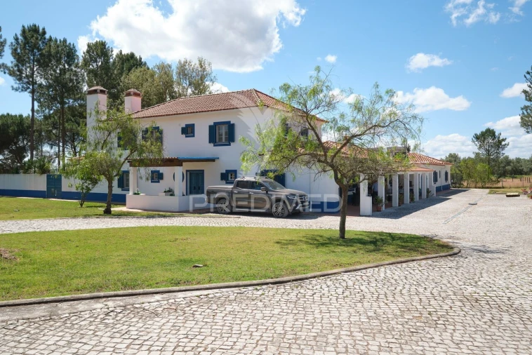 Quinta T9 para Venda em Santa Maria do Castelo e Santiago e Santa Susana Foto 2
