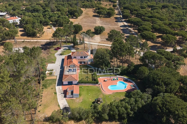 Quinta T9 para Venda em Santa Maria do Castelo e Santiago e Santa Susana