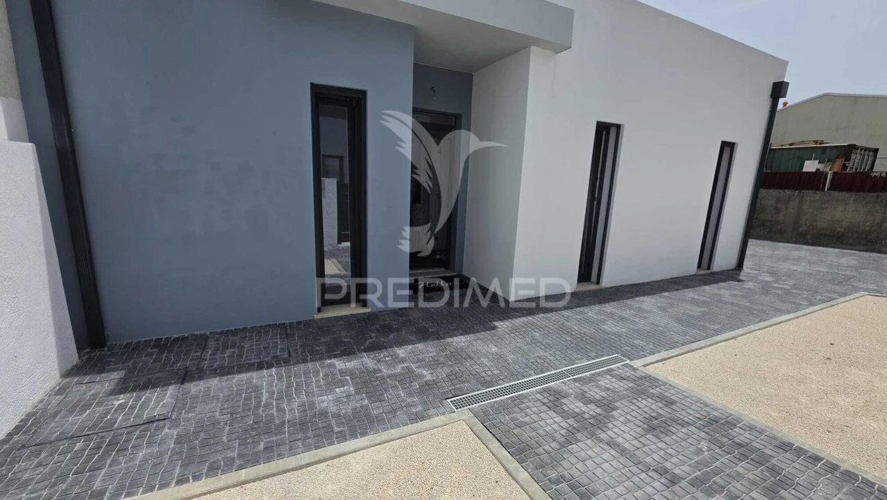 Moradia T2 para Venda em São Domingos de Rana Foto 15