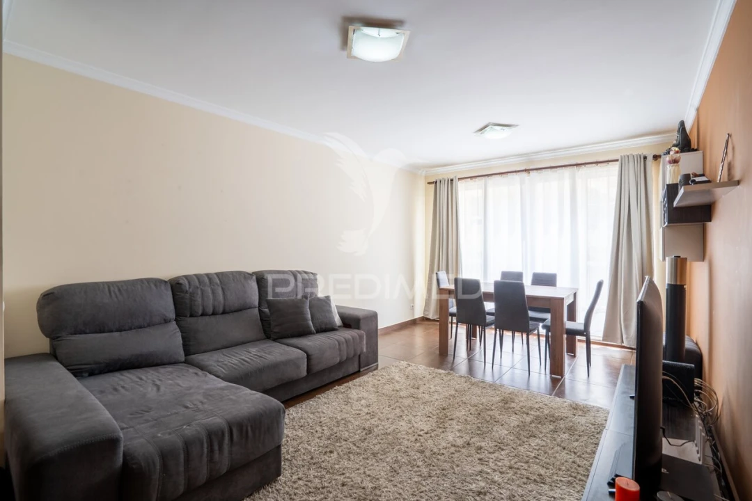 Apartamento T2 para Venda em Caniço Foto 1