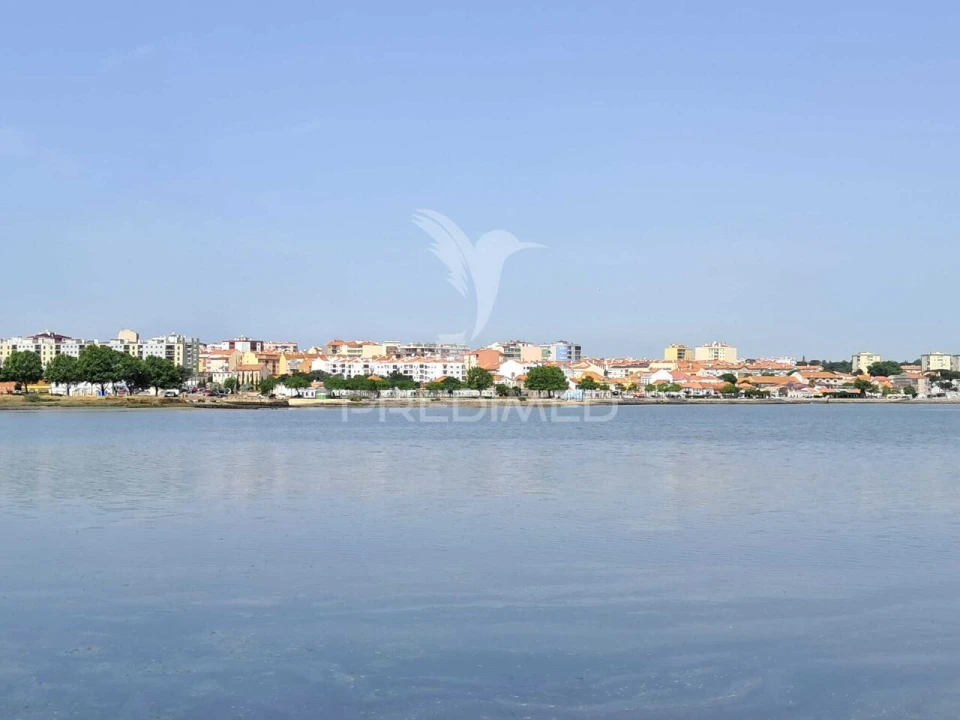 Apartamento T3 para Venda em Seixal, Arrentela e Aldeia de Paio Pires Foto 31