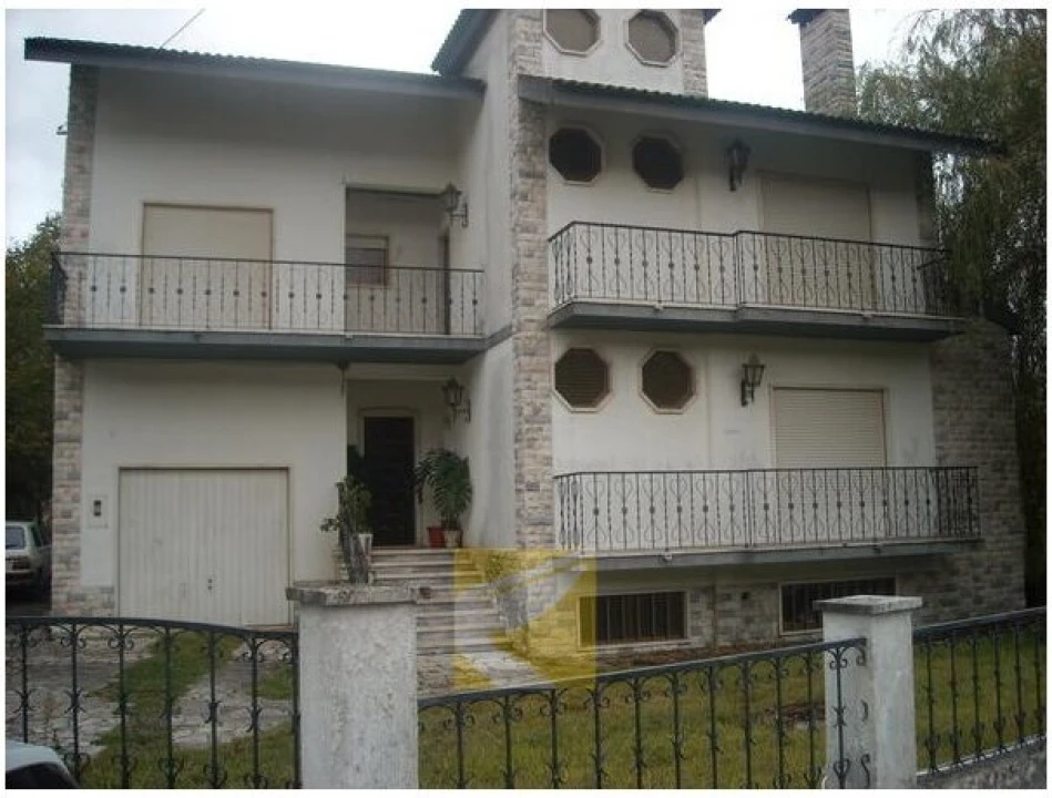 Moradia T6 para Venda em Serra e Junceira Foto 1
