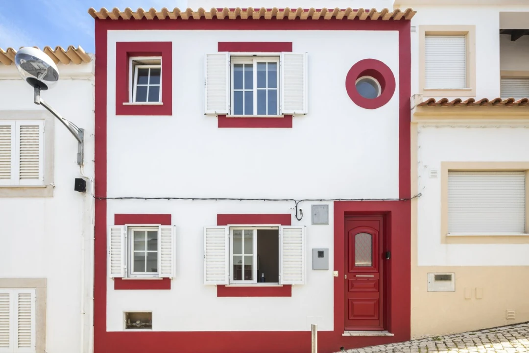 Moradia T1 para Venda em Lagos (São Sebastião e Santa Maria) Foto 1