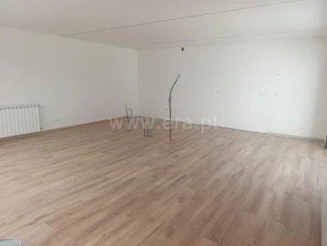 Moradia T3 para Venda em Teixoso e Sarzedo