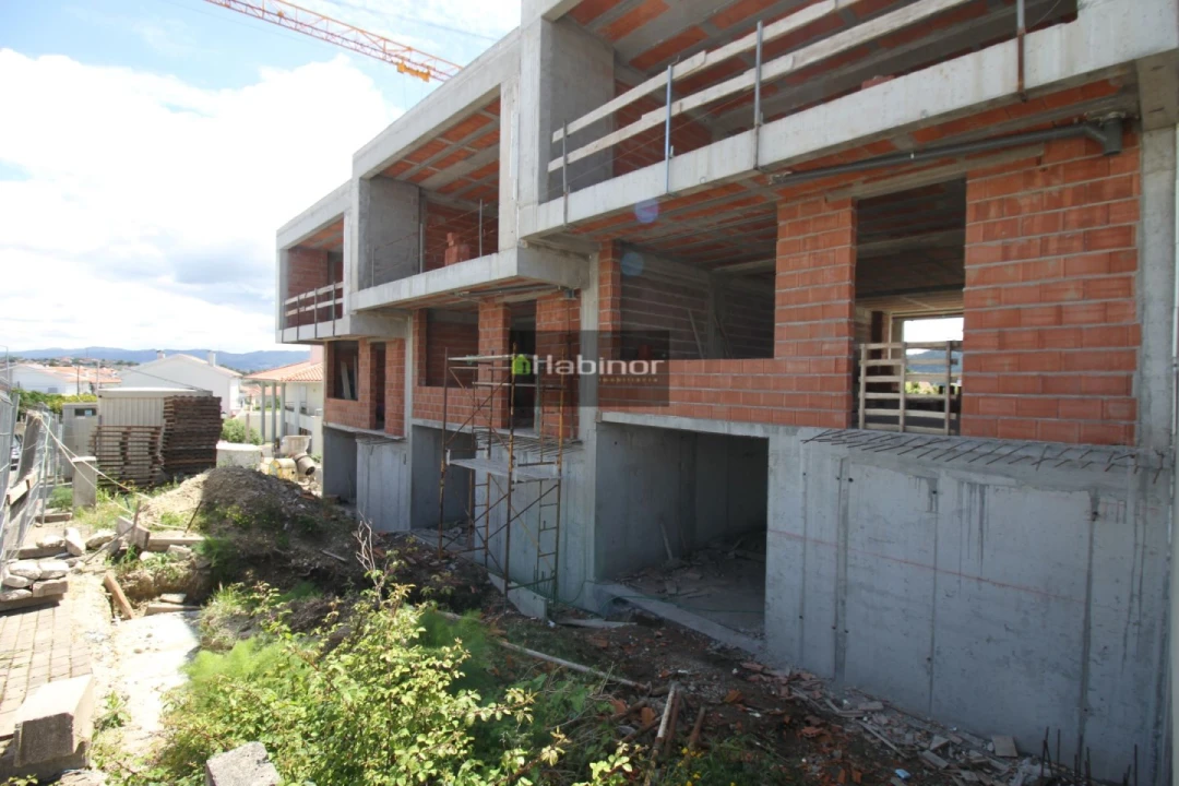 Moradia T3 para Venda em Santa Maria Maior e Monserrate e Meadela Foto 2