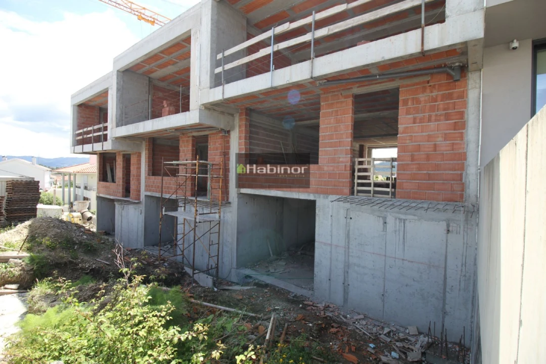 Moradia T3 para Venda em Santa Maria Maior e Monserrate e Meadela Foto 4