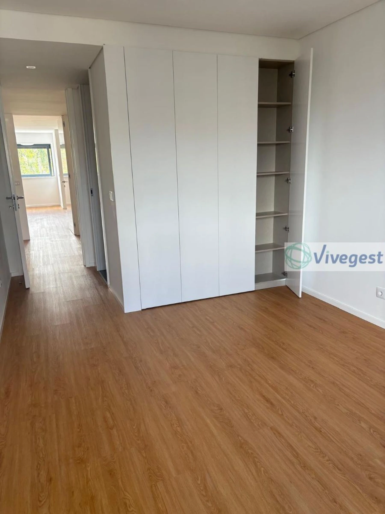 Apartamento T2 para Arrendamento em Castêlo da Maia Foto 6