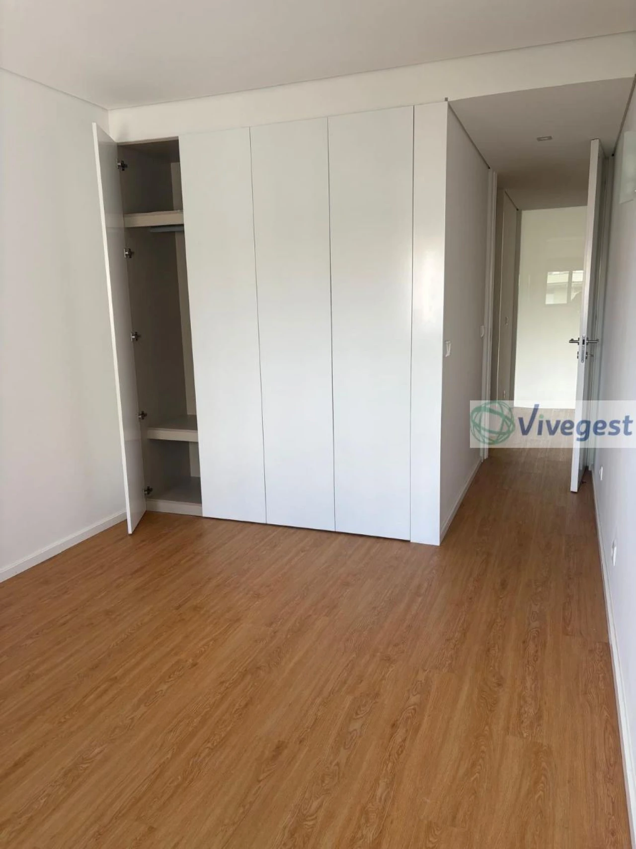 Apartamento T2 para Arrendamento em Castêlo da Maia Foto 8