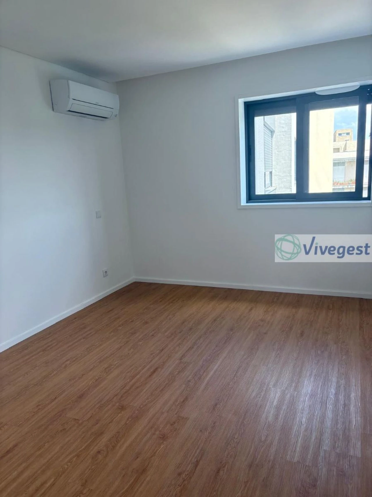 Apartamento T2 para Arrendamento em Castêlo da Maia Foto 10