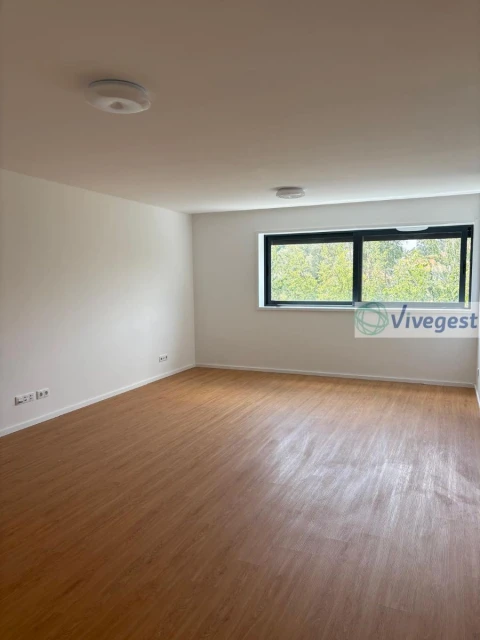 Apartamento T2 para Arrendamento em Castêlo da Maia
