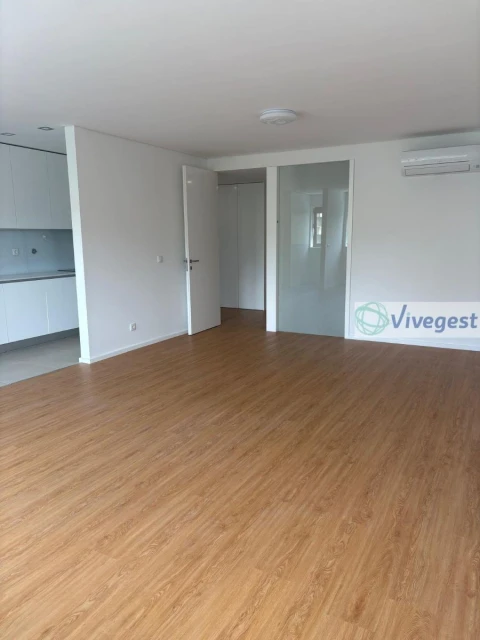 Apartamento T2 para Arrendamento em Castêlo da Maia
