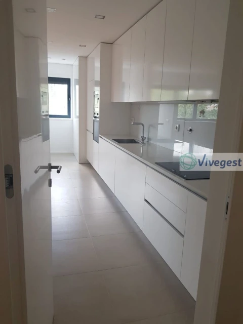 Apartamento T2 para Arrendamento em Castêlo da Maia
