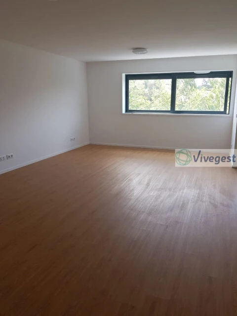 Apartamento T2 para Arrendamento em Castêlo da Maia