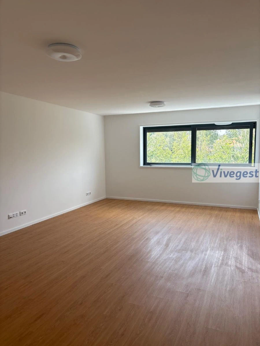 Apartamento T2 para Arrendamento em Castêlo da Maia Foto 3