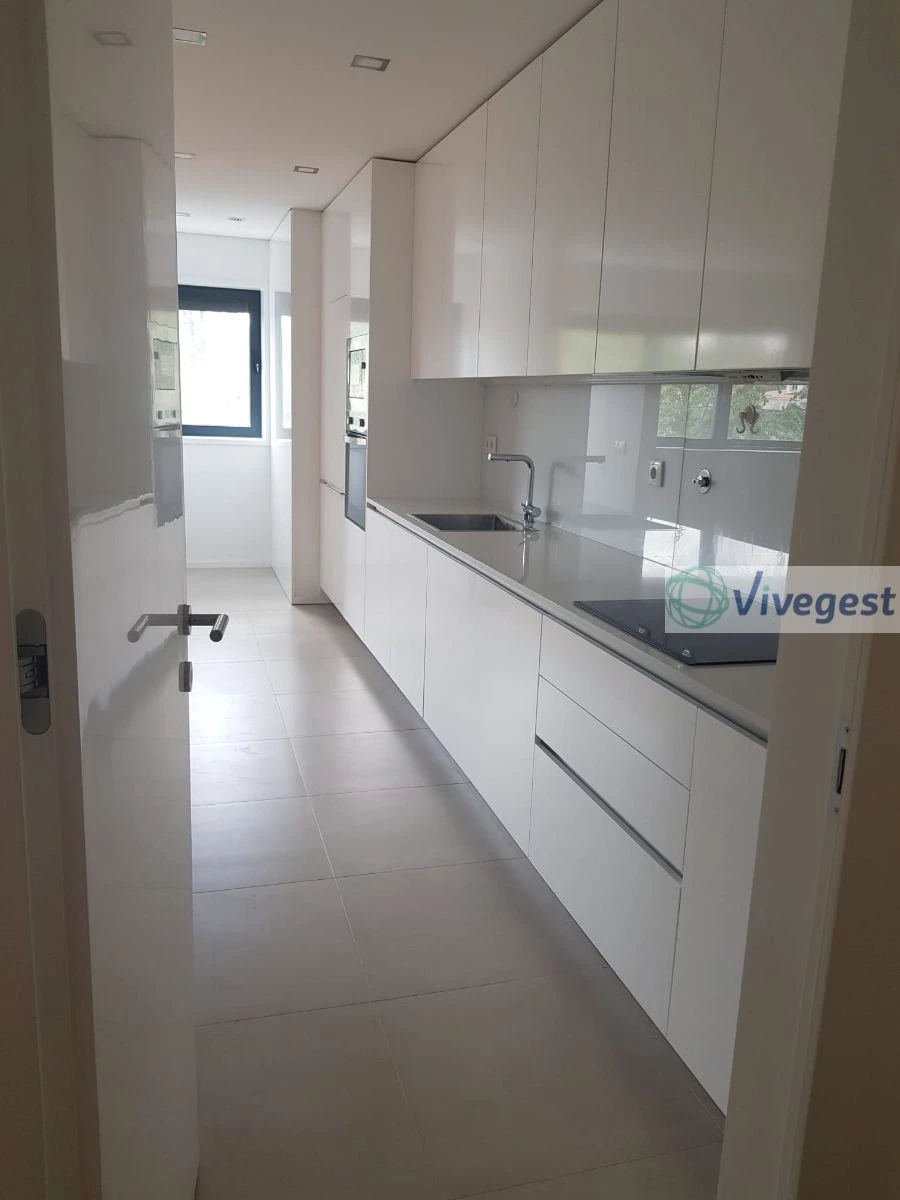 Apartamento T2 para Arrendamento em Castêlo da Maia Foto 4