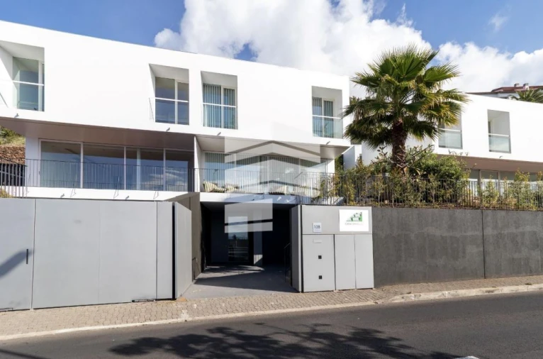 Moradia T3 para Venda em São Martinho Foto 2