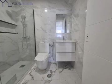 Apartamento T2 para Venda em Póvoa de Santo Adrião e Olival Basto