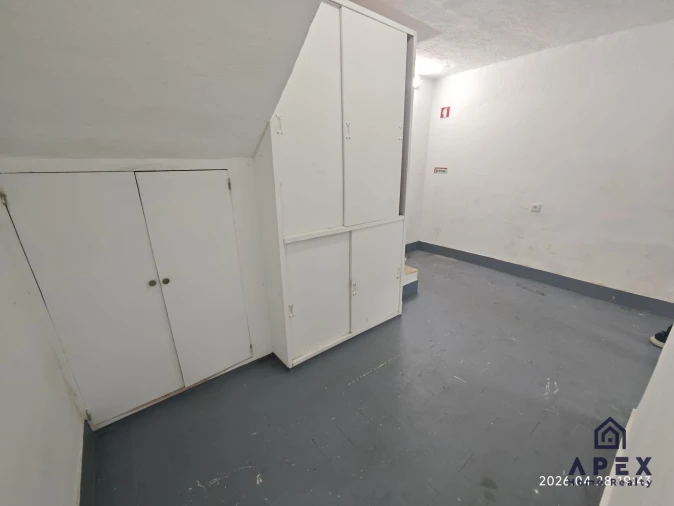 Loja para Arrendamento em Estrela Foto 7
