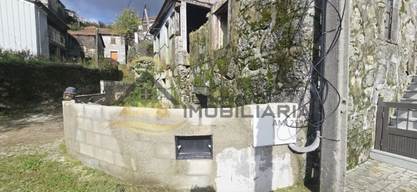 Moradia T2 para Venda em Quinchães