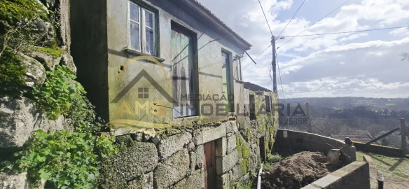 Moradia T2 para Venda em Quinchães
