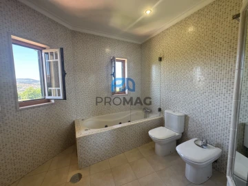 Moradia T5 para Venda em Amarante (São Gonçalo), Madalena, Cepelos e Gatão