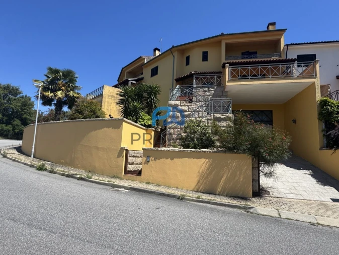Moradia T5 para Venda em Amarante (São Gonçalo), Madalena, Cepelos e Gatão Foto 2