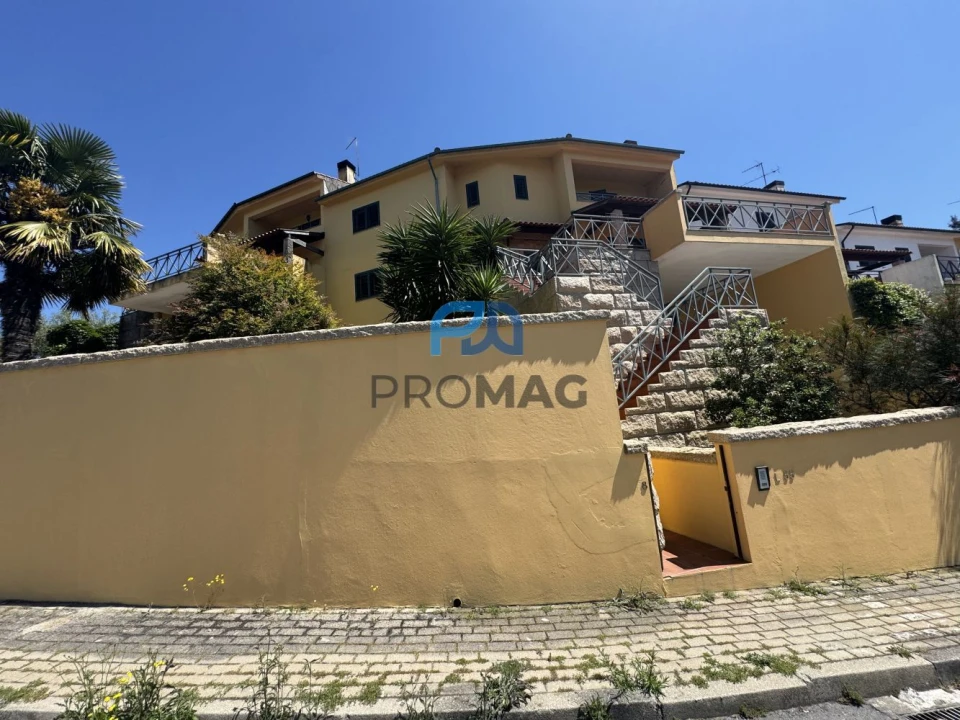 Moradia T5 para Venda em Amarante (São Gonçalo), Madalena, Cepelos e Gatão Foto 1