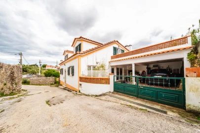 Moradia T3 para Venda em São Bartolomeu dos Galegos e Moledo