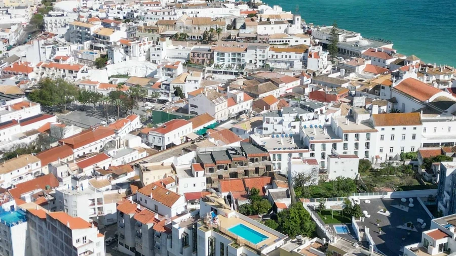 Prédio para Venda em Albufeira e Olhos de Água